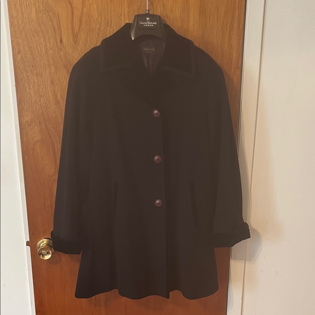 Black Wool Coat With Velvet. Made In Italy. Us Size 10. Like New